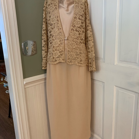 Jessica Howard formal - Picture 9 of 15